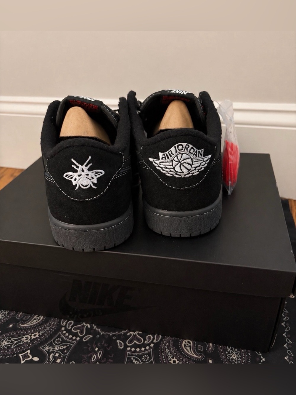 Jordan 1 x Travis Scott “Phantom” Size 8.5 - Picture 5 of 5